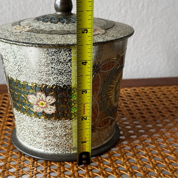 Vintage Beret Ware tin canister with lid gold blue flower design - Picture 10 of 11